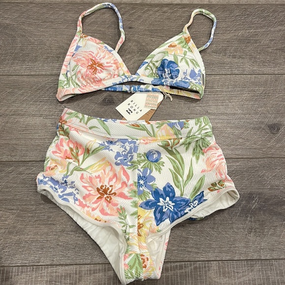 Billabong Ur A Dream Avalon Surf Shorts and Ivy Triangle Bikini Top Set - Picture 5 of 9